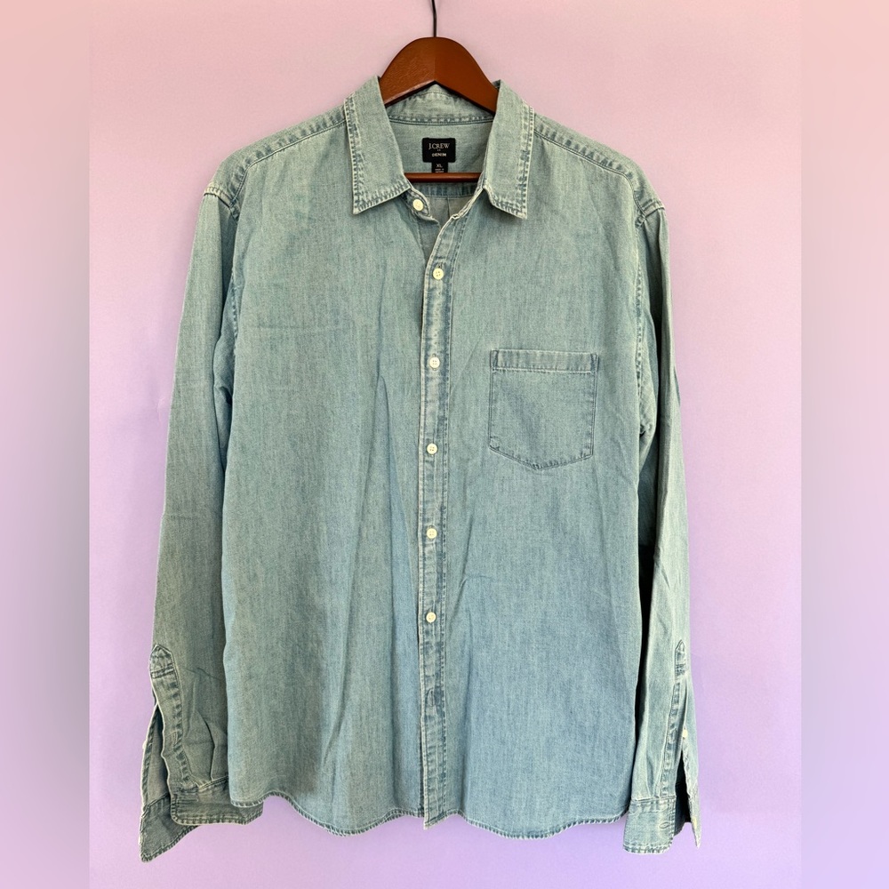 J Crew Light Wash Denim Button Down Shirt XL Lightweight - Picture 2 of 6
